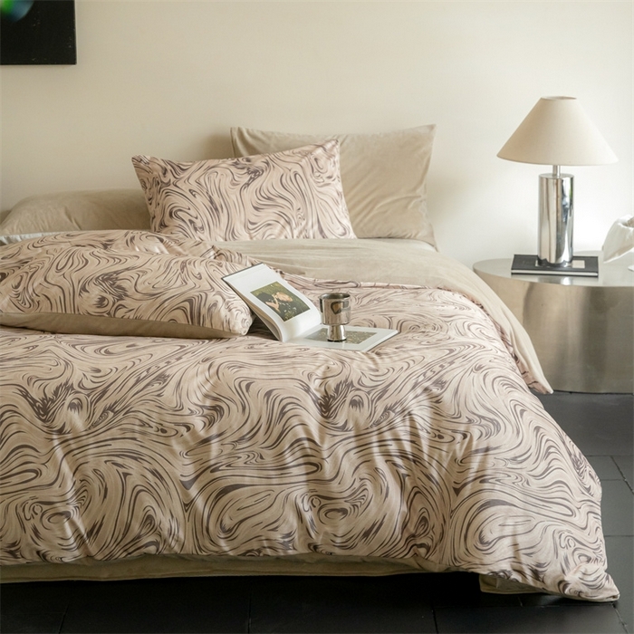 91家纺网 家纺一手货源 找家纺 ONE TWO ONE 121 2025新款轻奢新法式德芙绒宝宝绒婴儿绒短毛绒牛奶绒四件套床单被套-游里【会员-10】 平台控价券后不得低于 258  278 游里-咖