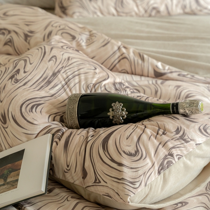 91家纺网 家纺一手货源 找家纺 ONE TWO ONE 121 2025新款轻奢新法式德芙绒宝宝绒婴儿绒短毛绒牛奶绒四件套床单被套-游里【会员-10】 平台控价券后不得低于 258  278 游里-咖