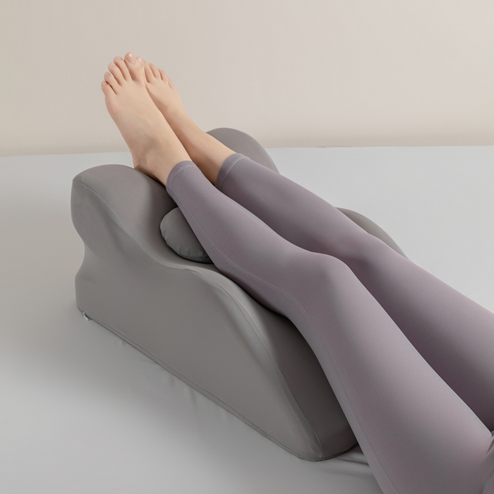 91家纺网 家纺一手货源 找家纺 腾超家纺 2025新款凉感丝人体工学趴睡枕枕头枕芯 灰色