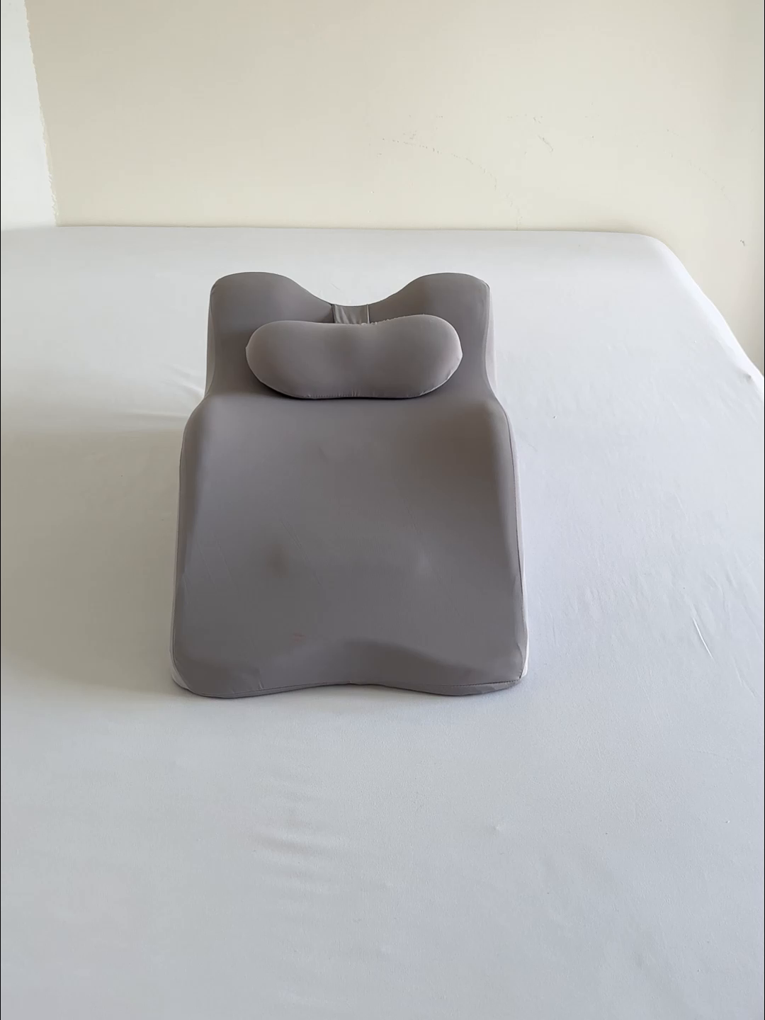 91家纺网 家纺一手货源 找家纺 腾超家纺 2025新款凉感丝人体工学趴睡枕枕头枕芯 粉色针织款