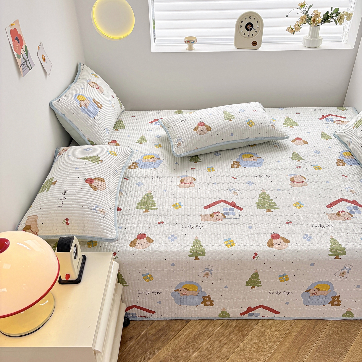 91家纺网 家纺一手货源 找家纺 金艾草 2025新款一面绒一面棉榻榻米大炕盖单件棉加绒床盖三件套A版全棉印花B版加厚牛奶绒 （提供买家秀） 浪漫小屋