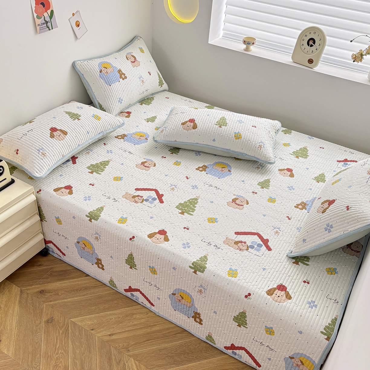 91家纺网 家纺一手货源 找家纺 金艾草 2025新款一面绒一面棉榻榻米大炕盖单件棉加绒床盖三件套A版全棉印花B版加厚牛奶绒 （提供买家秀） 浪漫小屋