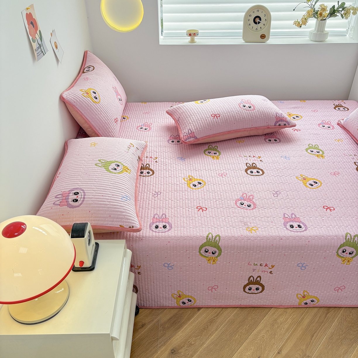 91家纺网 家纺一手货源 找家纺 金艾草 2025新款一面绒一面棉榻榻米大炕盖单件棉加绒床盖三件套A版全棉印花B版加厚牛奶绒 （提供买家秀） 拉布布-粉色