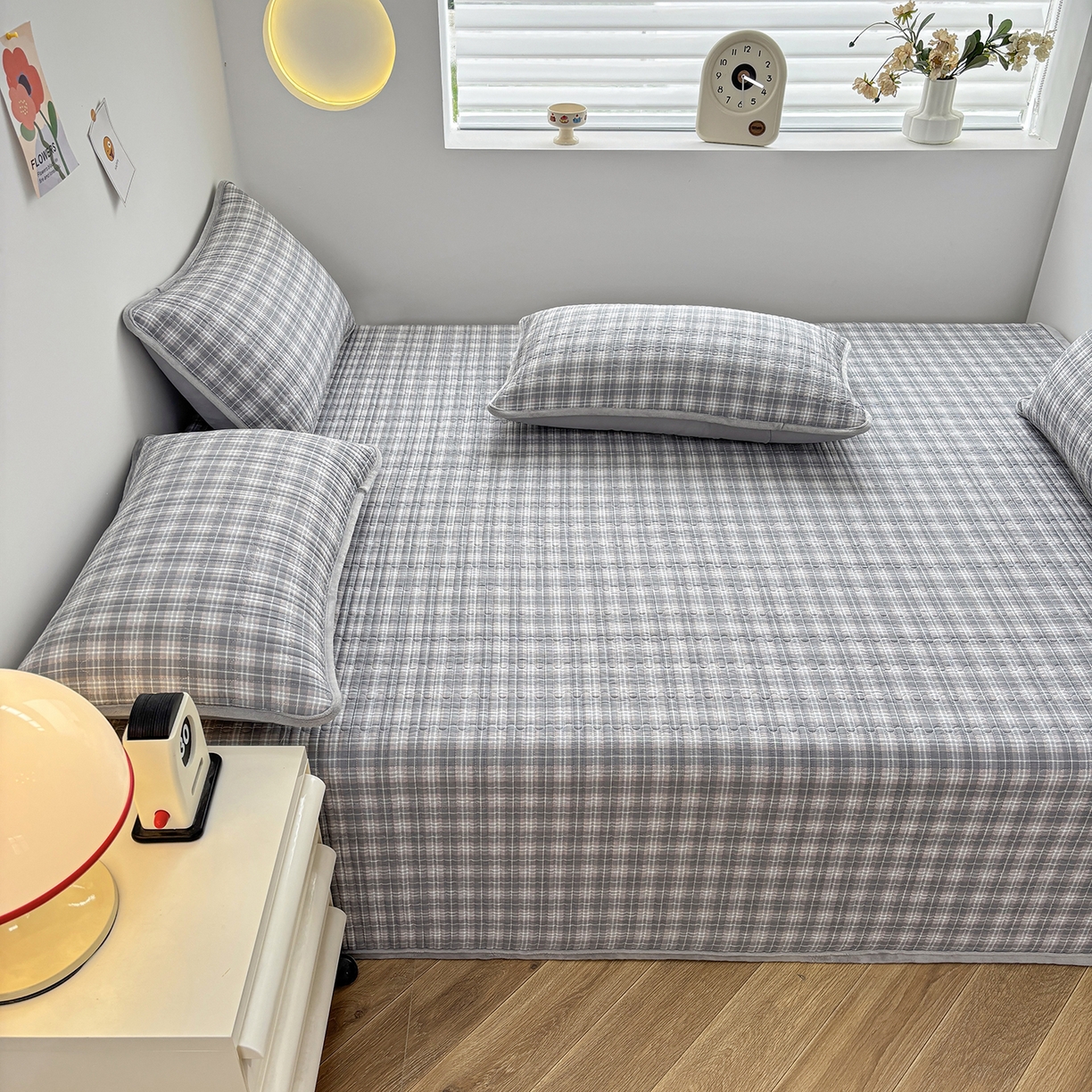 91家纺网 家纺一手货源 找家纺 金艾草 2025新款一面绒一面棉榻榻米大炕盖单件棉加绒床盖三件套A版全棉印花B版加厚牛奶绒 （提供买家秀） 时光灰-绒