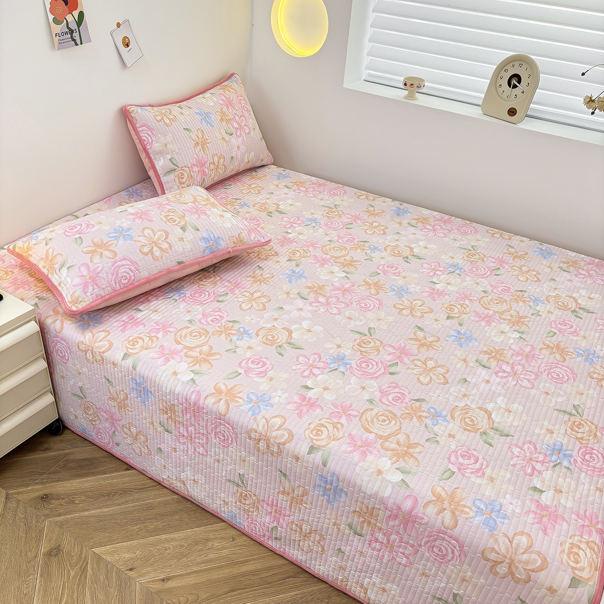 91家纺网 家纺一手货源 找家纺 金艾草 2025新款一面绒一面棉榻榻米大炕盖单件棉加绒床盖三件套A版全棉印花B版加厚牛奶绒 （提供买家秀） 兰香语-粉色