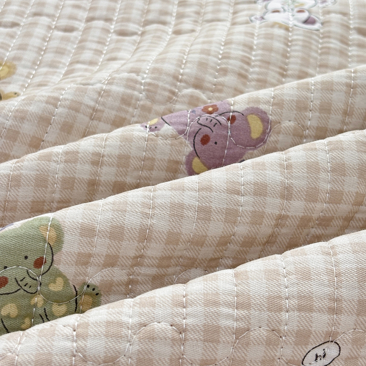 91家纺网 家纺一手货源 找家纺 金艾草 2025新款一面绒一面棉榻榻米大炕盖单件棉加绒床盖三件套A版全棉印花B版加厚牛奶绒 （提供买家秀） 咖色-字母