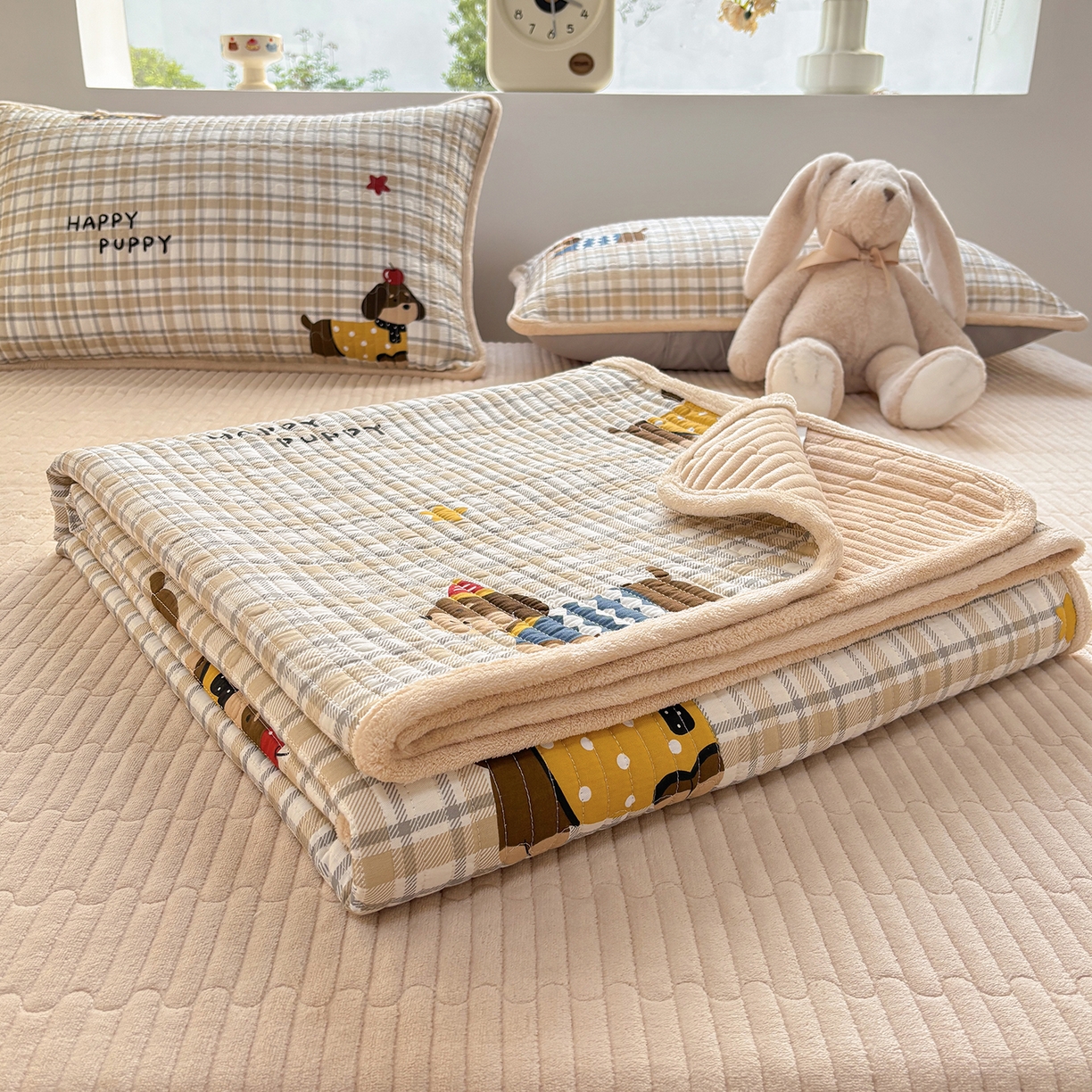 91家纺网 家纺一手货源 找家纺 金艾草 2025新款一面绒一面棉榻榻米大炕盖单件棉加绒床盖三件套A版全棉印花B版加厚牛奶绒 （提供买家秀） 酷比狗