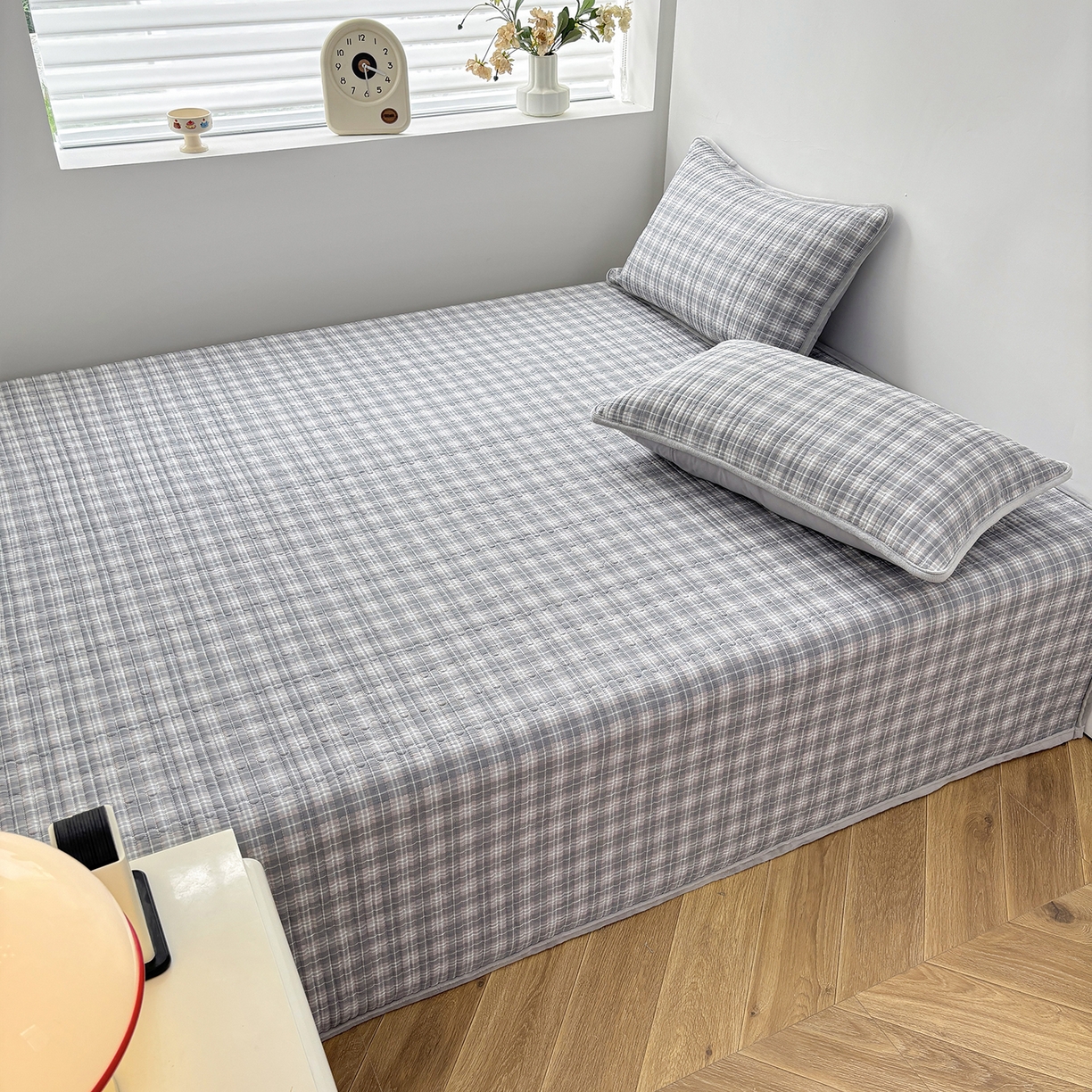 91家纺网 家纺一手货源 找家纺 金艾草 2025新款一面绒一面棉榻榻米大炕盖单件棉加绒床盖三件套A版全棉印花B版加厚牛奶绒 （提供买家秀） 时光灰-绒