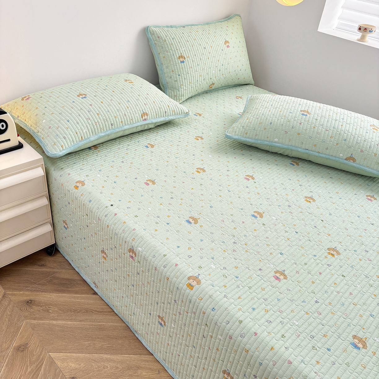 91家纺网 家纺一手货源 找家纺 金艾草 2025新款一面绒一面棉榻榻米大炕盖单件棉加绒床盖三件套A版全棉印花B版加厚牛奶绒 （提供买家秀） 星辰-蓝色