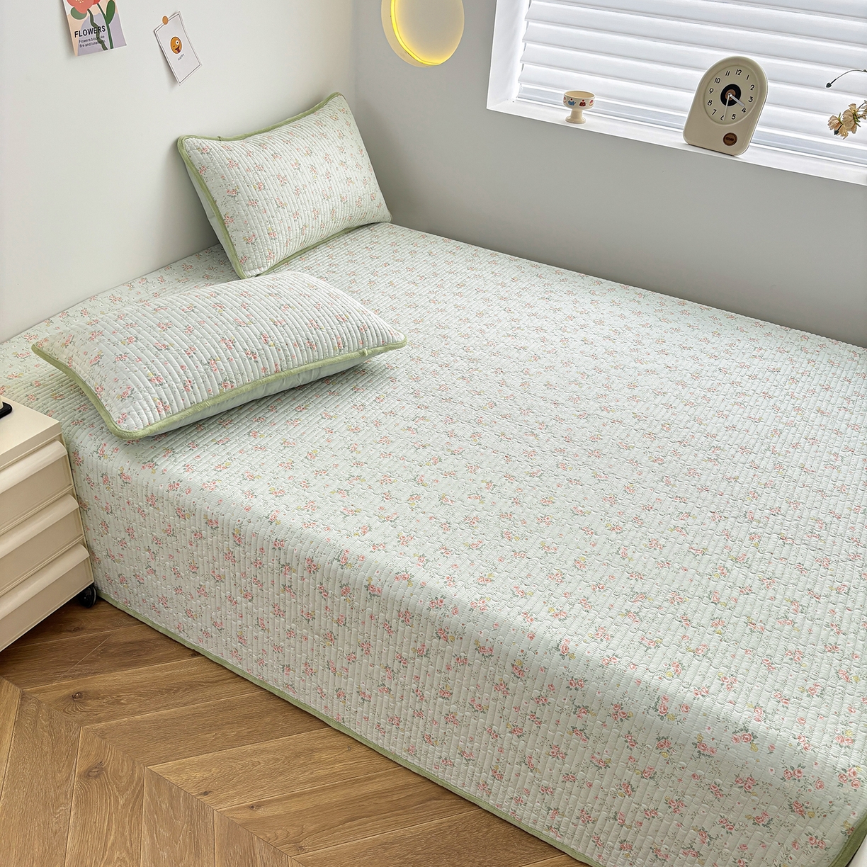 91家纺网 家纺一手货源 找家纺 金艾草 2025新款一面绒一面棉榻榻米大炕盖单件棉加绒床盖三件套A版全棉印花B版加厚牛奶绒 （提供买家秀） 南语花-绿色