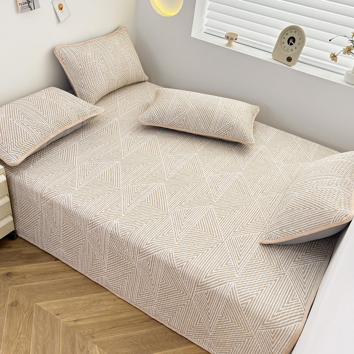 91家纺网 家纺一手货源 找家纺 金艾草 2025新款一面绒一面棉榻榻米大炕盖单件棉加绒床盖三件套A版全棉印花B版加厚牛奶绒 （提供买家秀） 卢卡斯