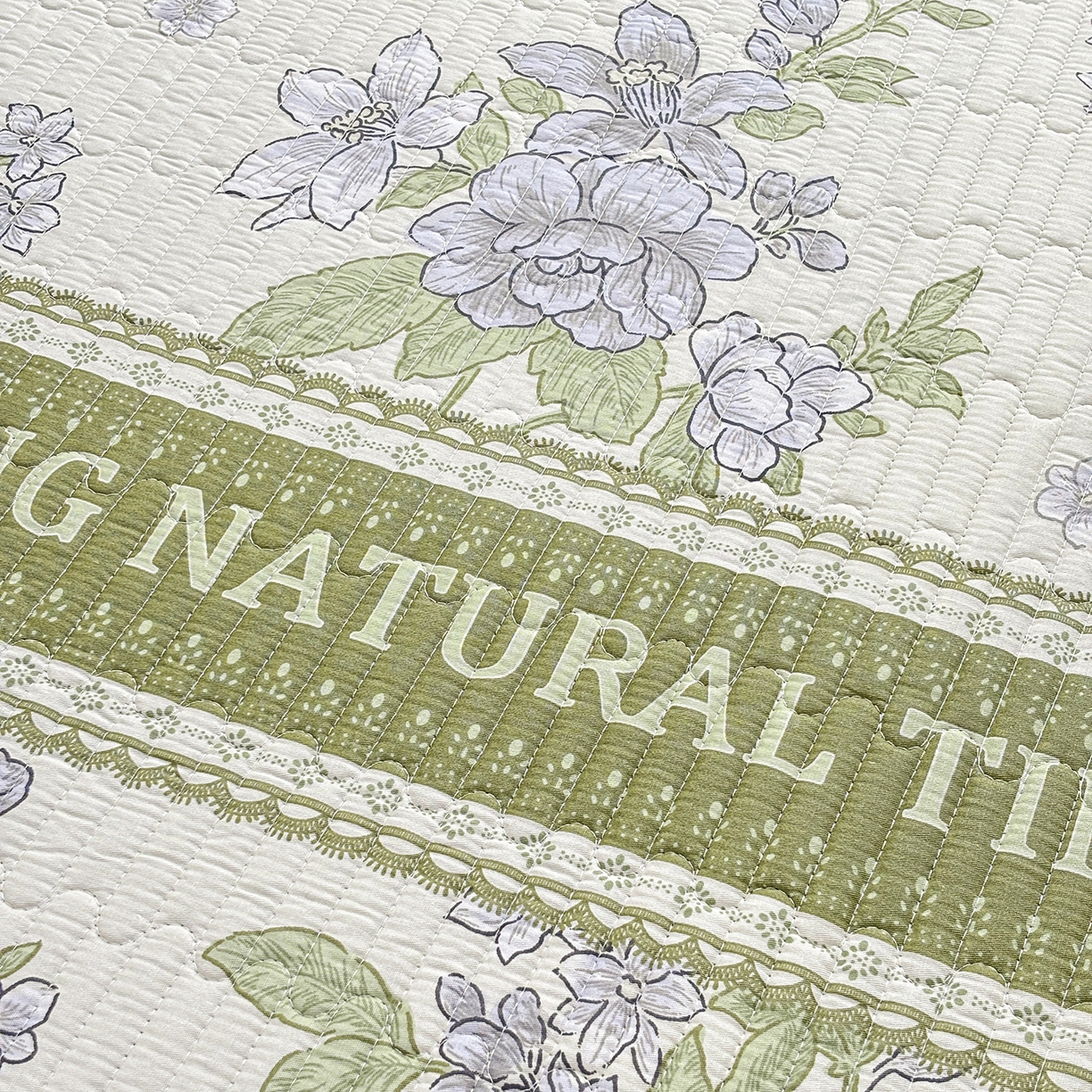 91家纺网 家纺一手货源 找家纺 金艾草 2025新款一面绒一面棉榻榻米大炕盖单件棉加绒床盖三件套A版全棉印花B版加厚牛奶绒 （提供买家秀） 风之恋