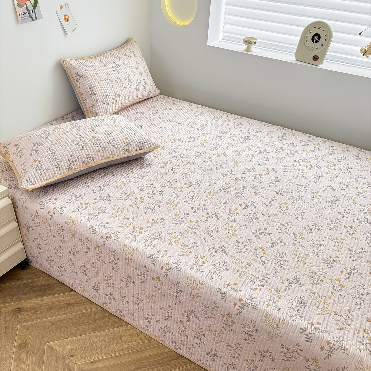 91家纺网 家纺一手货源 找家纺 金艾草 2025新款一面绒一面棉榻榻米大炕盖单件棉加绒床盖三件套A版全棉印花B版加厚牛奶绒 （提供买家秀） 醉梦希花