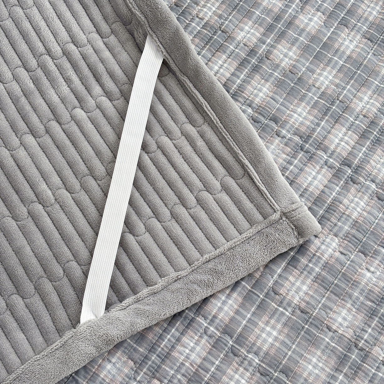 91家纺网 家纺一手货源 找家纺 金艾草 2025新款一面绒一面棉榻榻米大炕盖单件棉加绒床盖三件套A版全棉印花B版加厚牛奶绒 （提供买家秀） 时光灰-绒