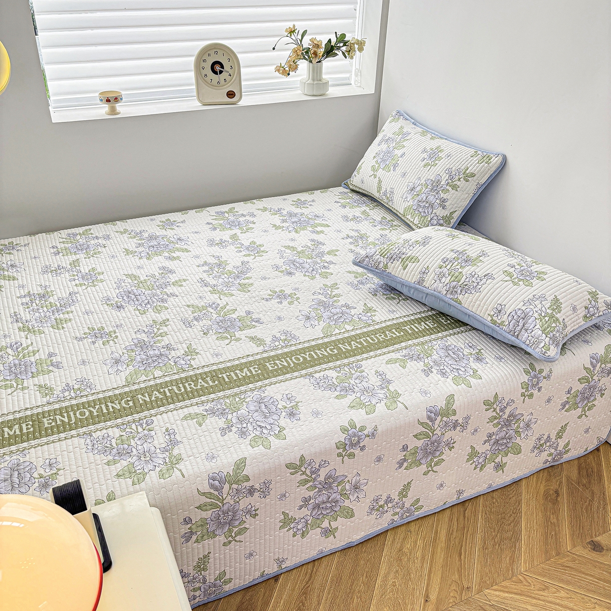 91家纺网 家纺一手货源 找家纺 金艾草 2025新款一面绒一面棉榻榻米大炕盖单件棉加绒床盖三件套A版全棉印花B版加厚牛奶绒 （提供买家秀） 风之恋