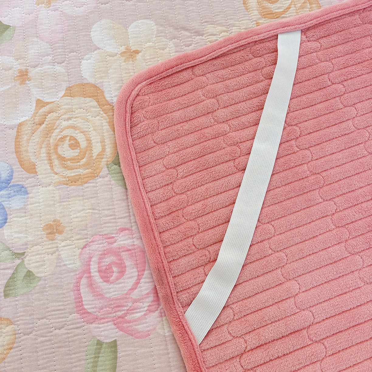 91家纺网 家纺一手货源 找家纺 金艾草 2025新款一面绒一面棉榻榻米大炕盖单件棉加绒床盖三件套A版全棉印花B版加厚牛奶绒 （提供买家秀） 兰香语-粉色