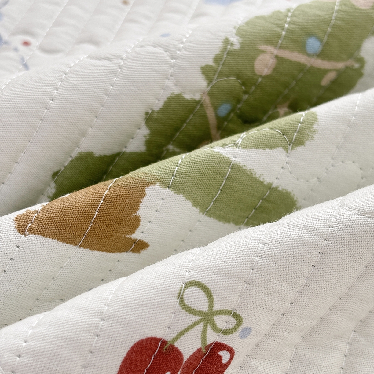 91家纺网 家纺一手货源 找家纺 金艾草 2025新款一面绒一面棉榻榻米大炕盖单件棉加绒床盖三件套A版全棉印花B版加厚牛奶绒 （提供买家秀） 浪漫小屋