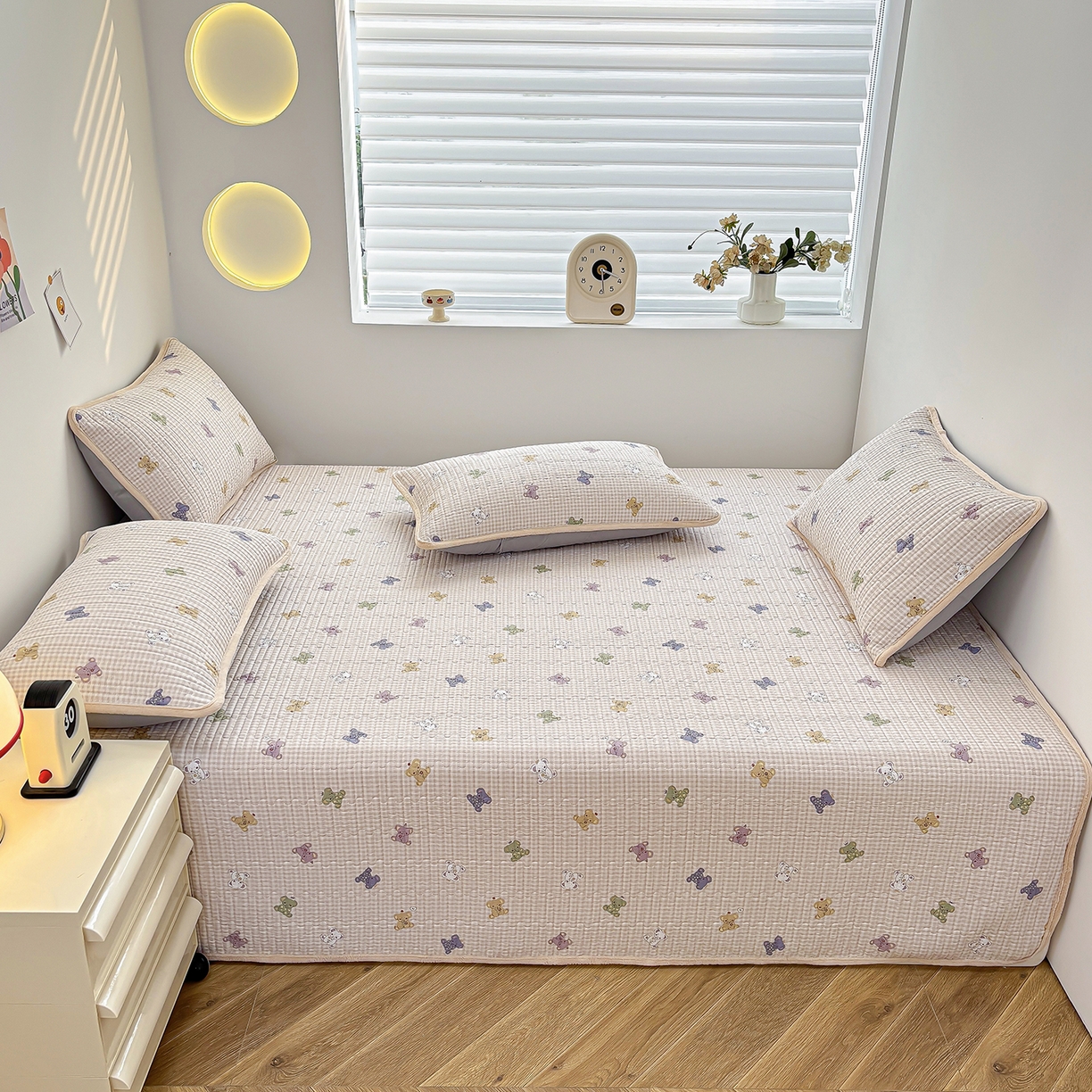 91家纺网 家纺一手货源 找家纺 （总）金艾草 2025新款一面绒一面棉榻榻米大炕盖单件棉加绒床盖三件套A版全棉印花B版加厚牛奶绒 （提供买家秀）