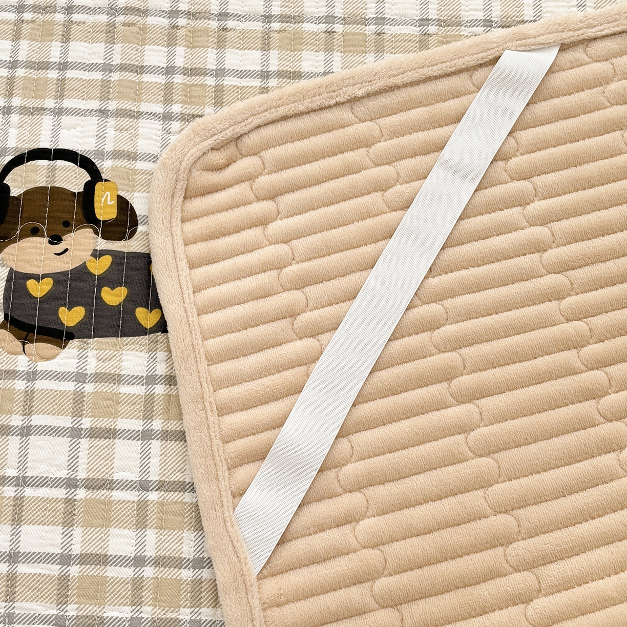 91家纺网 家纺一手货源 找家纺 金艾草 2025新款一面绒一面棉榻榻米大炕盖单件棉加绒床盖三件套A版全棉印花B版加厚牛奶绒 （提供买家秀） 酷比狗