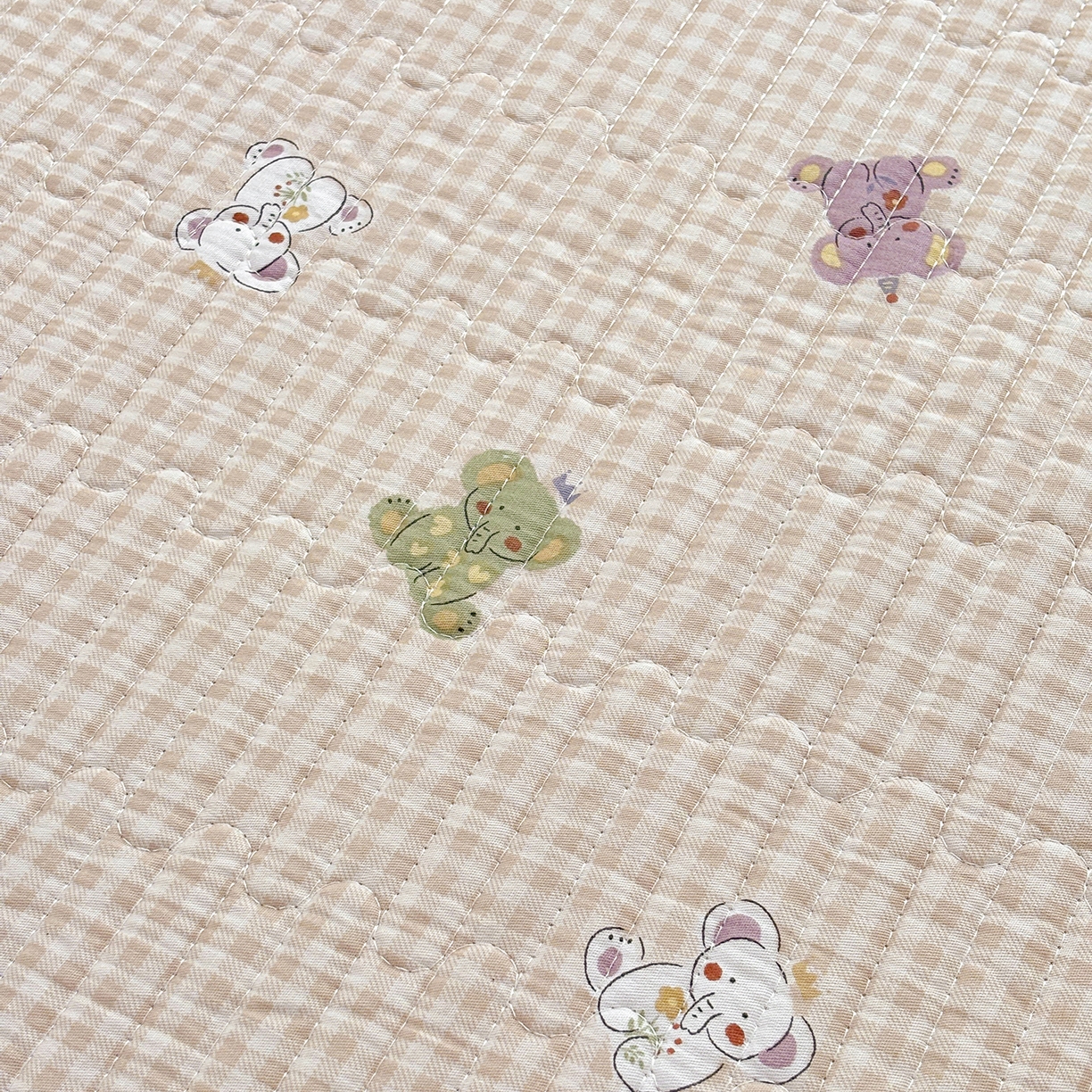 91家纺网 家纺一手货源 找家纺 金艾草 2025新款一面绒一面棉榻榻米大炕盖单件棉加绒床盖三件套A版全棉印花B版加厚牛奶绒 （提供买家秀） 咖色-字母