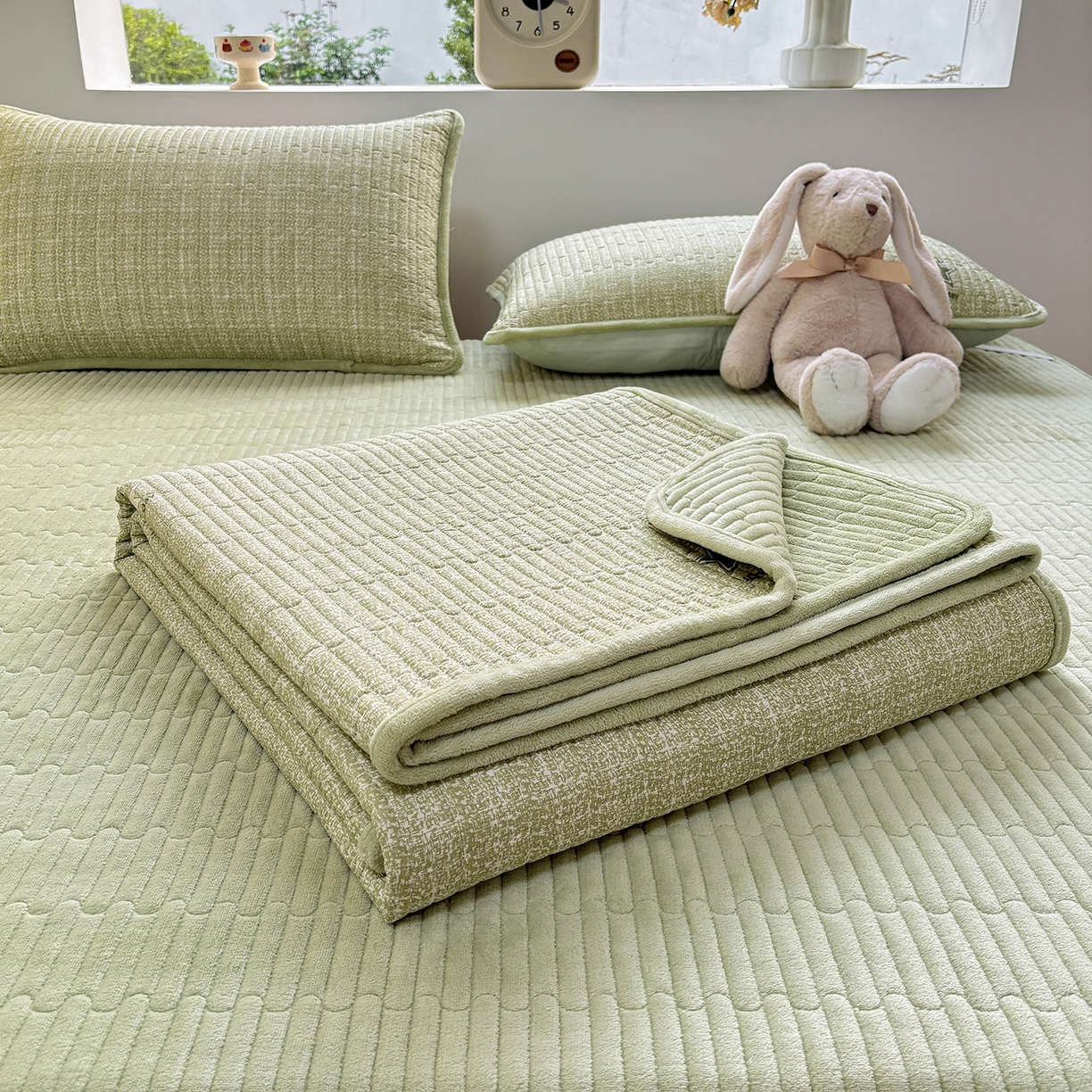 91家纺网 家纺一手货源 找家纺 金艾草 2025新款一面绒一面棉榻榻米大炕盖单件棉加绒床盖三件套A版全棉印花B版加厚牛奶绒 （提供买家秀） 五角星-绿色