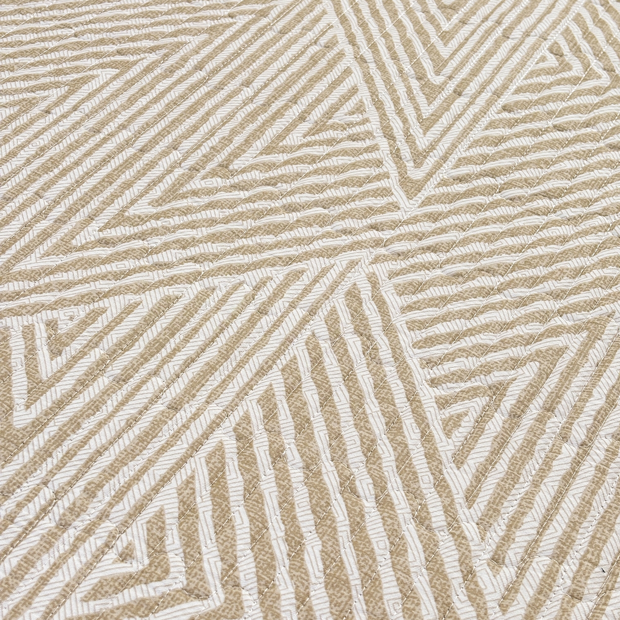 91家纺网 家纺一手货源 找家纺 金艾草 2025新款一面绒一面棉榻榻米大炕盖单件棉加绒床盖三件套A版全棉印花B版加厚牛奶绒 （提供买家秀） 卢卡斯