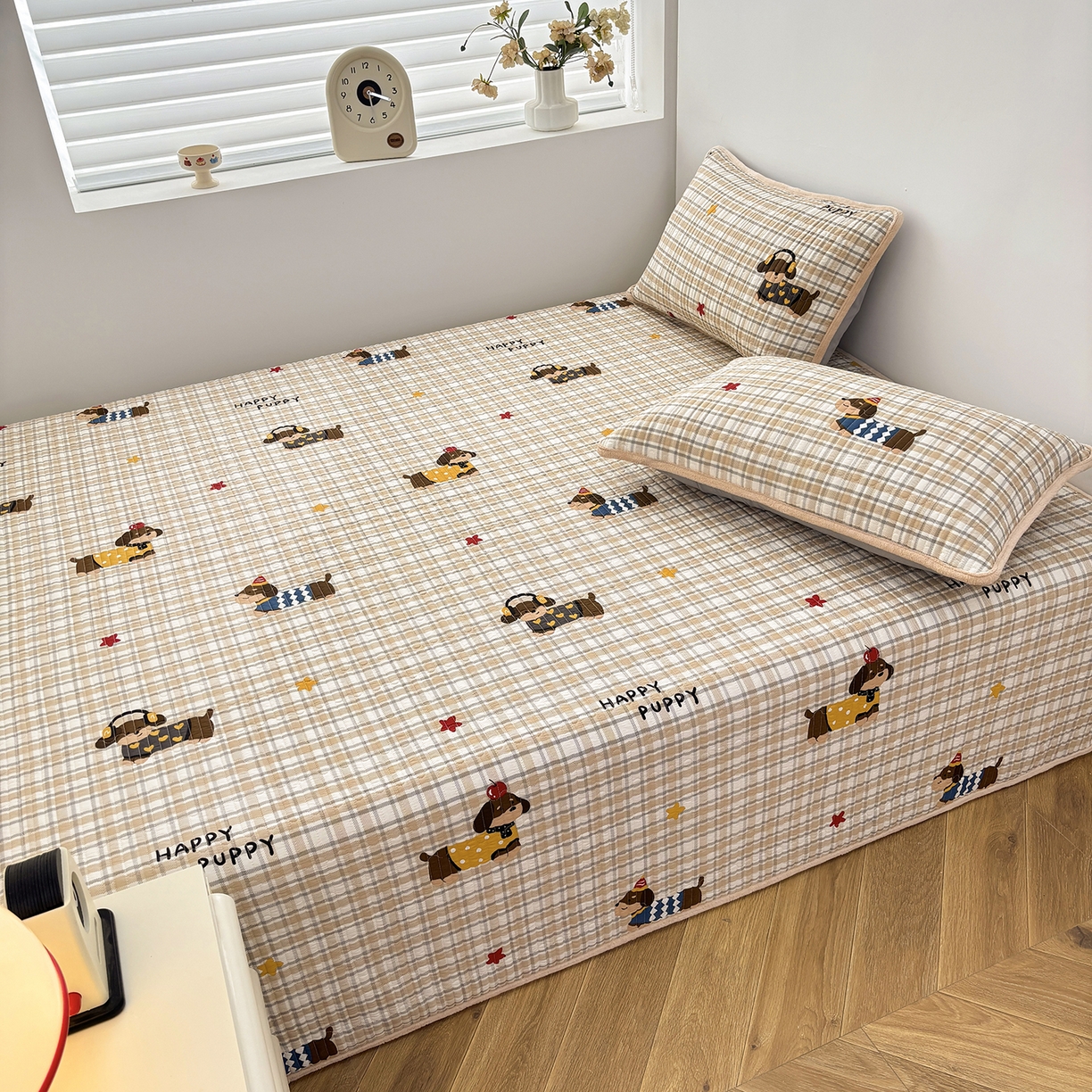 91家纺网 家纺一手货源 找家纺 金艾草 2025新款一面绒一面棉榻榻米大炕盖单件棉加绒床盖三件套A版全棉印花B版加厚牛奶绒 （提供买家秀） 酷比狗