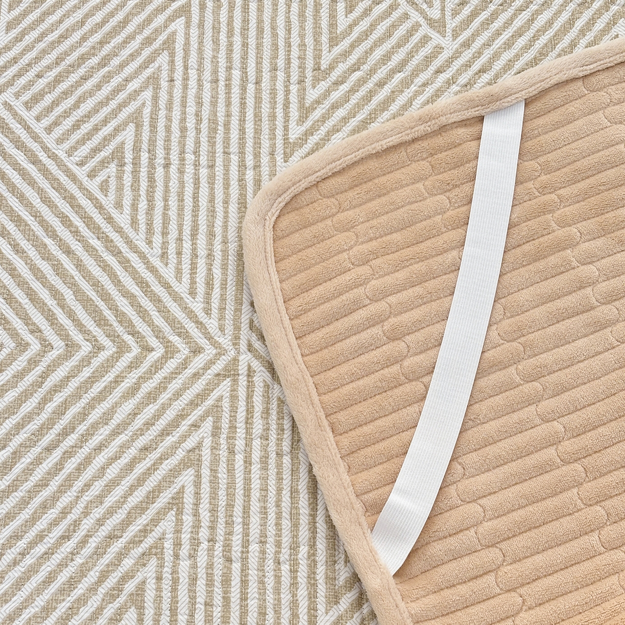 91家纺网 家纺一手货源 找家纺 金艾草 2025新款一面绒一面棉榻榻米大炕盖单件棉加绒床盖三件套A版全棉印花B版加厚牛奶绒 （提供买家秀） 卢卡斯