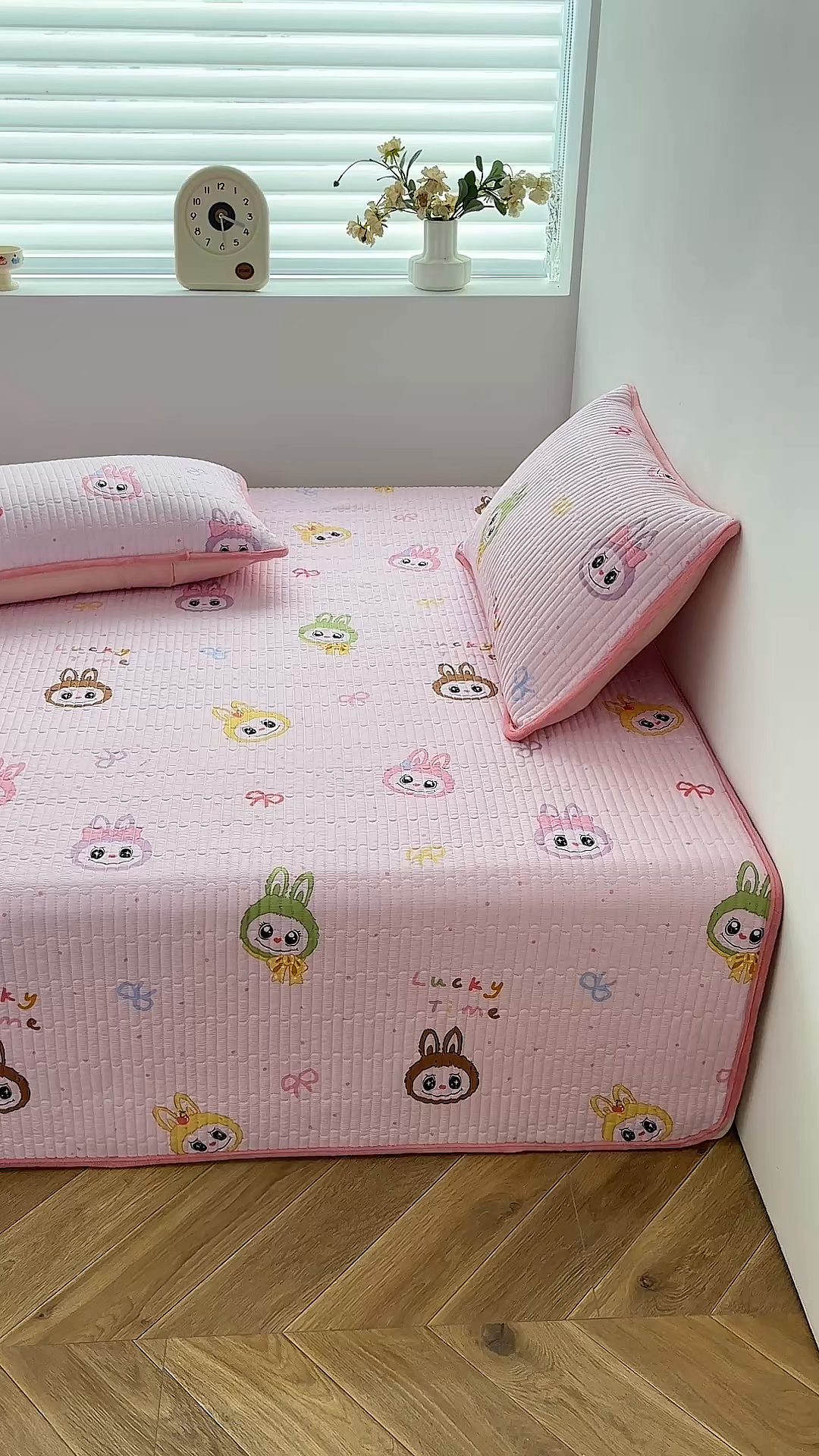 91家纺网 家纺一手货源 找家纺 金艾草 2025新款一面绒一面棉榻榻米大炕盖单件棉加绒床盖三件套A版全棉印花B版加厚牛奶绒 （提供买家秀） 拉布布-粉色