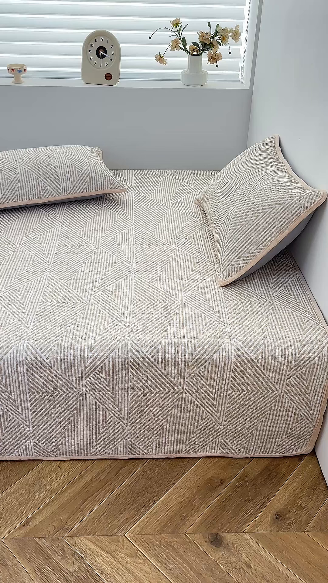 91家纺网 家纺一手货源 找家纺 金艾草 2025新款一面绒一面棉榻榻米大炕盖单件棉加绒床盖三件套A版全棉印花B版加厚牛奶绒 （提供买家秀） 卢卡斯