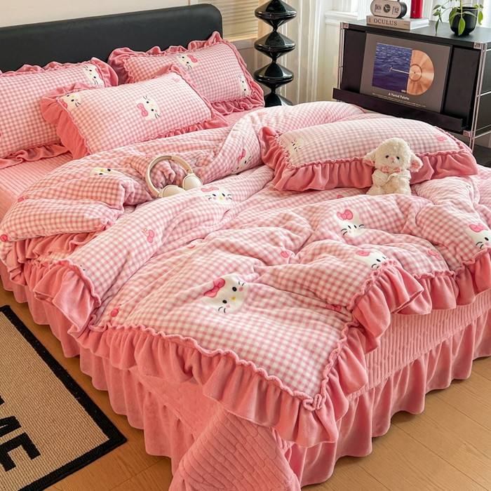 91家纺网 家纺一手货源 找家纺 （总）富米莱（原臻工厂） 2025新款热卖舒适大宽花边牛奶绒床盖床裙四件套