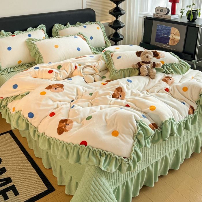 富米莱（原臻工厂） 2025新款热卖舒适大宽花边牛奶绒床盖床裙四件套爆款大花边一波点小熊