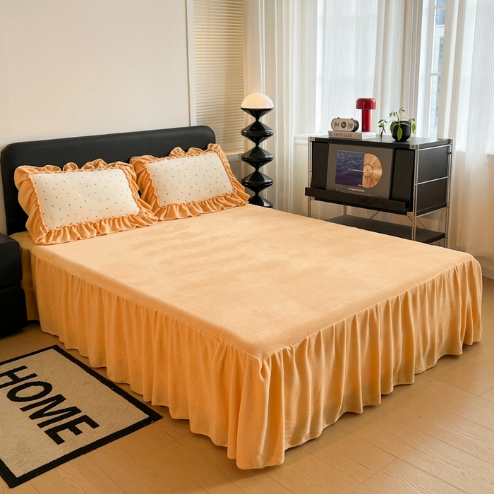 91家纺网 家纺一手货源 找家纺 富米莱（原臻工厂） 2025新款热卖舒适大宽花边牛奶绒床盖床裙四件套爆款大花边一幸运波点