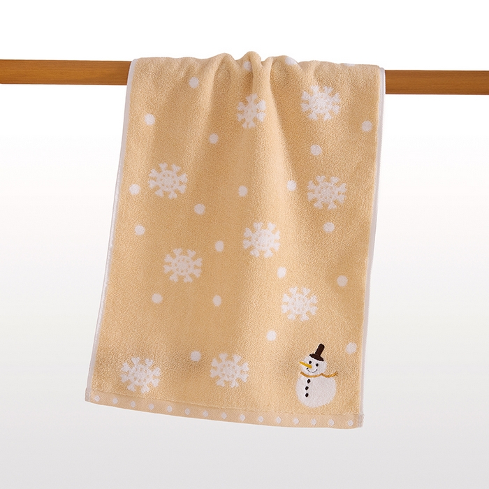 91家纺网 家纺一手货源 找家纺 棠薇家纺 2025新款全棉股纱毛巾浴巾套巾绣花纯棉浴巾毛巾卡通成人儿童学生 浴巾-雪人浅驼 浴巾140*70