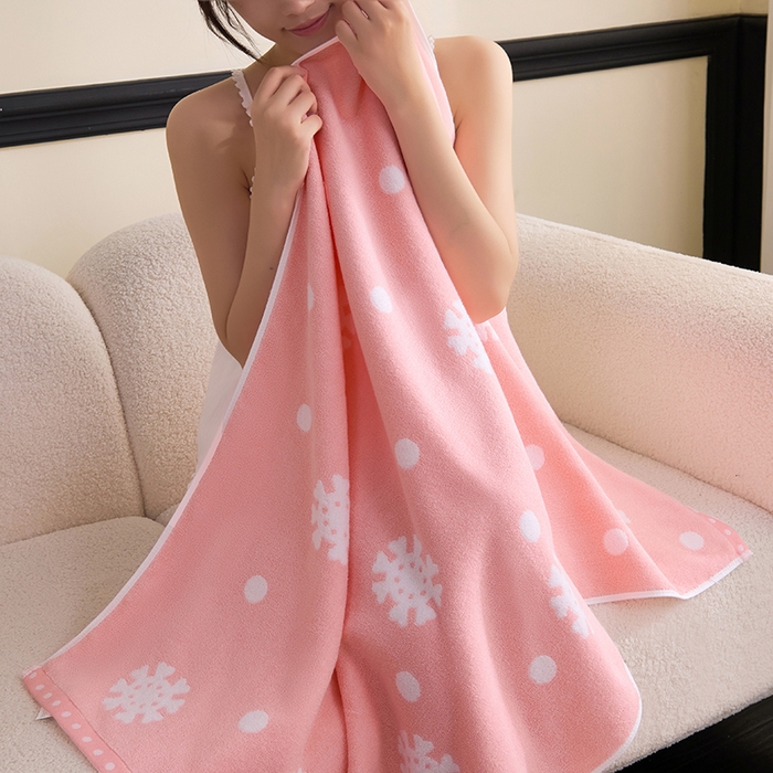 91家纺网 家纺一手货源 找家纺 棠薇家纺 2025新款全棉股纱毛巾浴巾套巾绣花纯棉浴巾毛巾卡通成人儿童学生 毛巾-雪人粉 毛巾 74*35cm