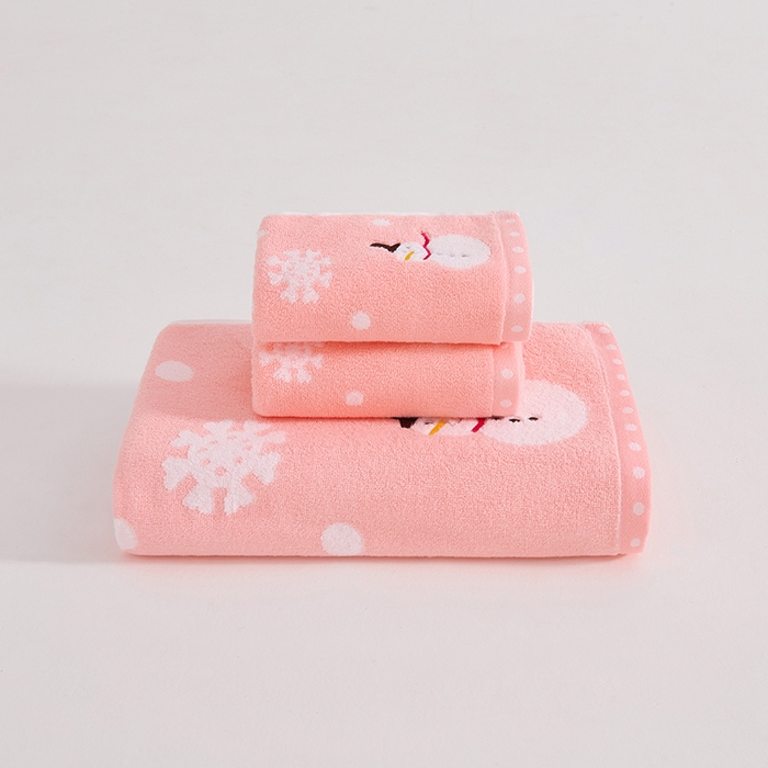 91家纺网 家纺一手货源 找家纺 棠薇家纺 2025新款全棉股纱毛巾浴巾套巾绣花纯棉浴巾毛巾卡通成人儿童学生 毛巾-雪人粉 毛巾 74*35cm