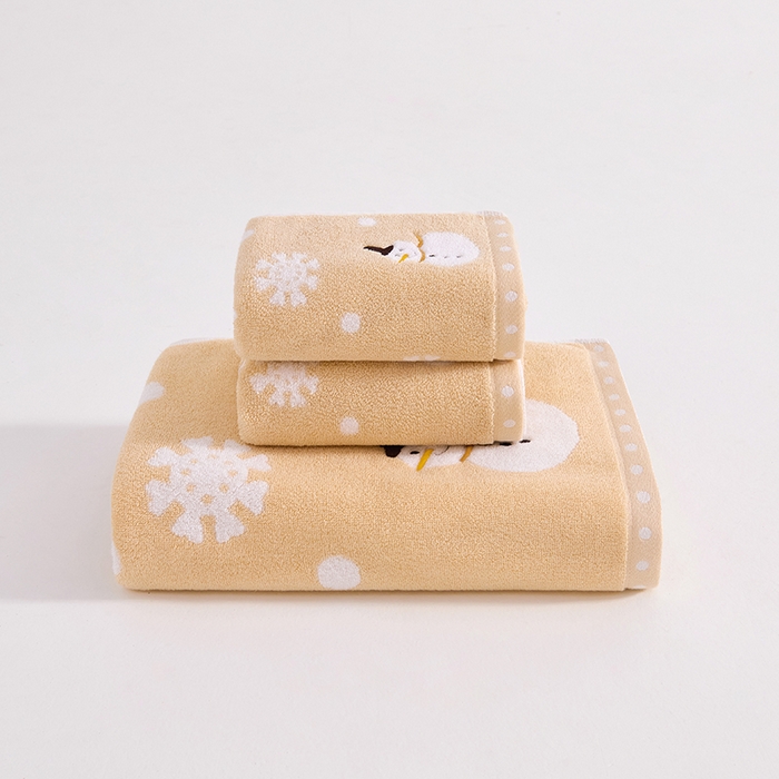 91家纺网 家纺一手货源 找家纺 棠薇家纺 2025新款全棉股纱毛巾浴巾套巾绣花纯棉浴巾毛巾卡通成人儿童学生 浴巾-雪人浅驼 浴巾140*70