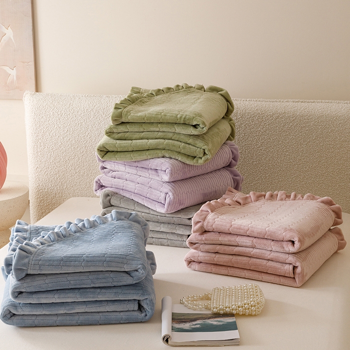 91家纺网 家纺一手货源 找家纺 沐晴家纺 2024新品秋冬加厚牛奶绒纯色简约绣花卡通四件套 滑板熊（米黄+深咖）