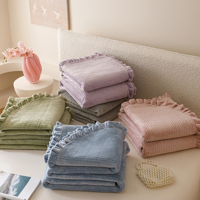 91家纺网 家纺一手货源 找家纺 沐晴家纺 2025新款纯色牛奶绒法式床盖四件套花边床盖三件套单被套 组合图仅供展示不可下单