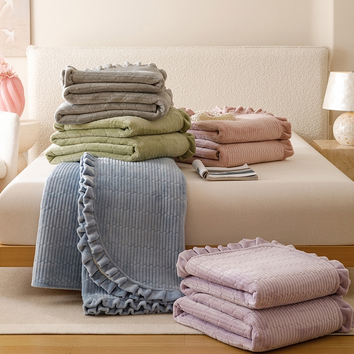 91家纺网 家纺一手货源 找家纺 沐晴家纺 2025新款纯色牛奶绒法式床盖四件套花边床盖三件套单被套 组合图仅供展示不可下单