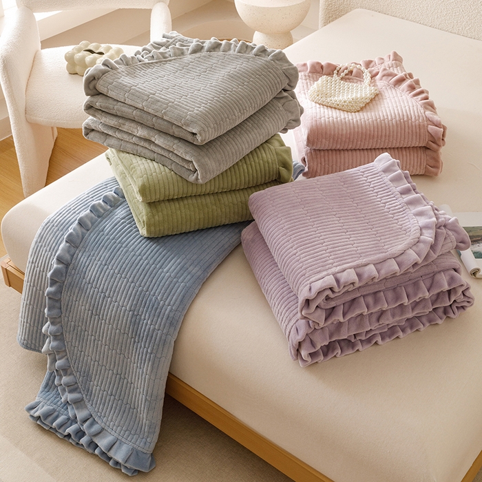 91家纺网 家纺一手货源 找家纺 沐晴家纺 2025新款纯色牛奶绒法式床盖四件套花边床盖三件套单被套 组合图仅供展示不可下单