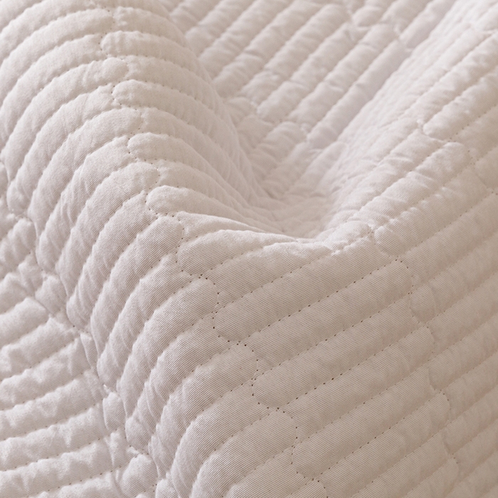 91家纺网 家纺一手货源 找家纺 沐晴家纺 2025新款纯色牛奶绒法式床盖四件套花边床盖三件套单被套 胭粉