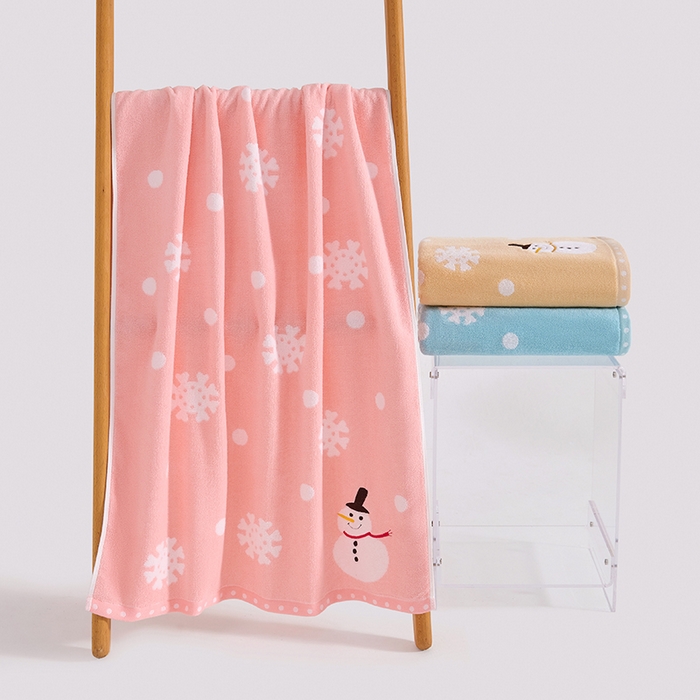 棠薇家纺 2025新款全棉股纱毛巾浴巾套巾绣花纯棉浴巾毛巾卡通成人儿童学生 浴巾-雪人粉 浴巾140*70