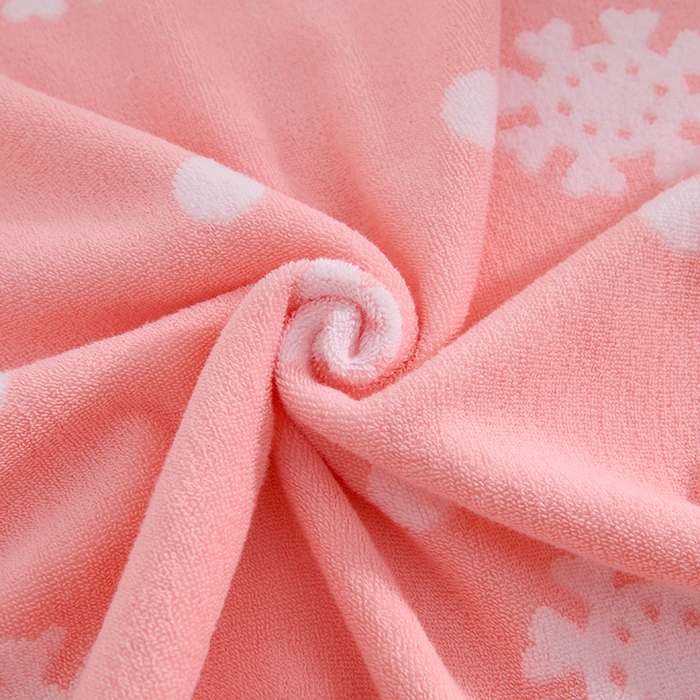 91家纺网 家纺一手货源 找家纺 棠薇家纺 2025新款全棉股纱毛巾浴巾套巾绣花纯棉浴巾毛巾卡通成人儿童学生 浴巾-雪人粉 浴巾140*70