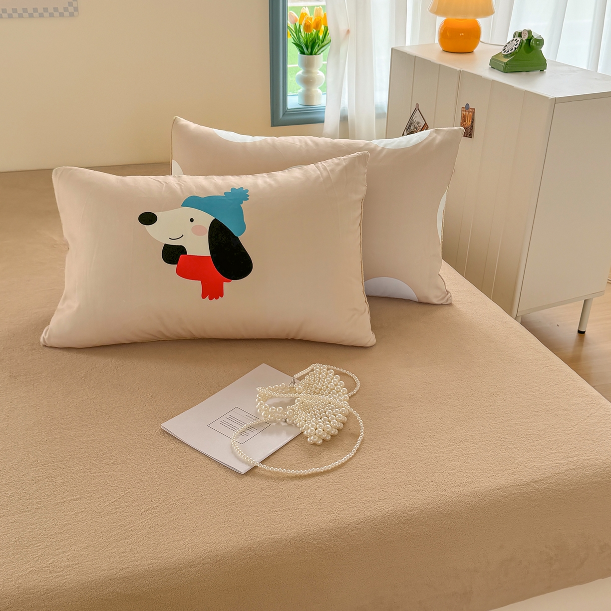 91家纺网 家纺一手货源 找家纺 十一家居 2025新款A类原创设计大版印花恒温保暖牛奶绒床笠套件 暖冬狗狗