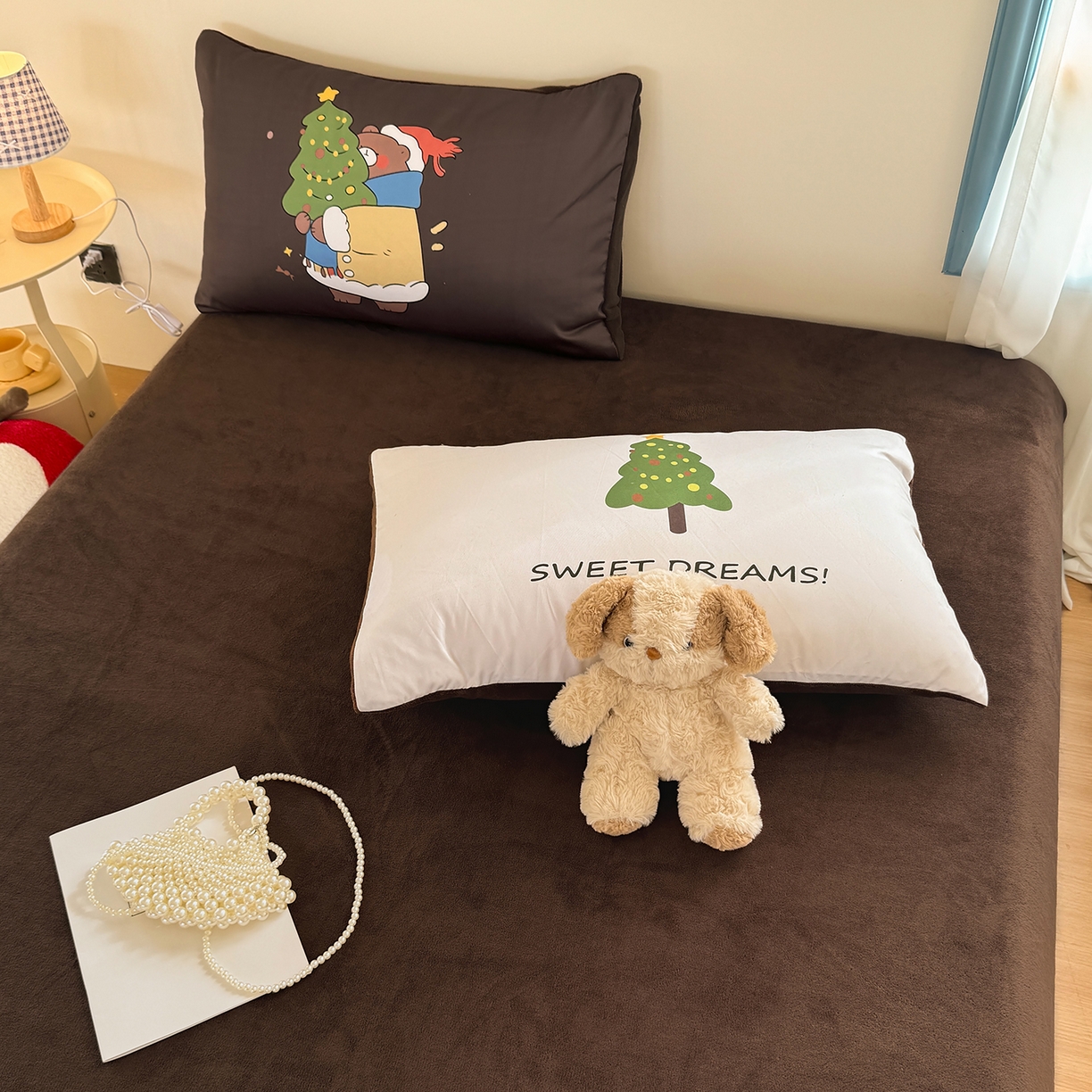 91家纺网 家纺一手货源 找家纺 十一家居 2025新款A类原创设计大版印花恒温保暖牛奶绒床笠套件 圣诞小熊