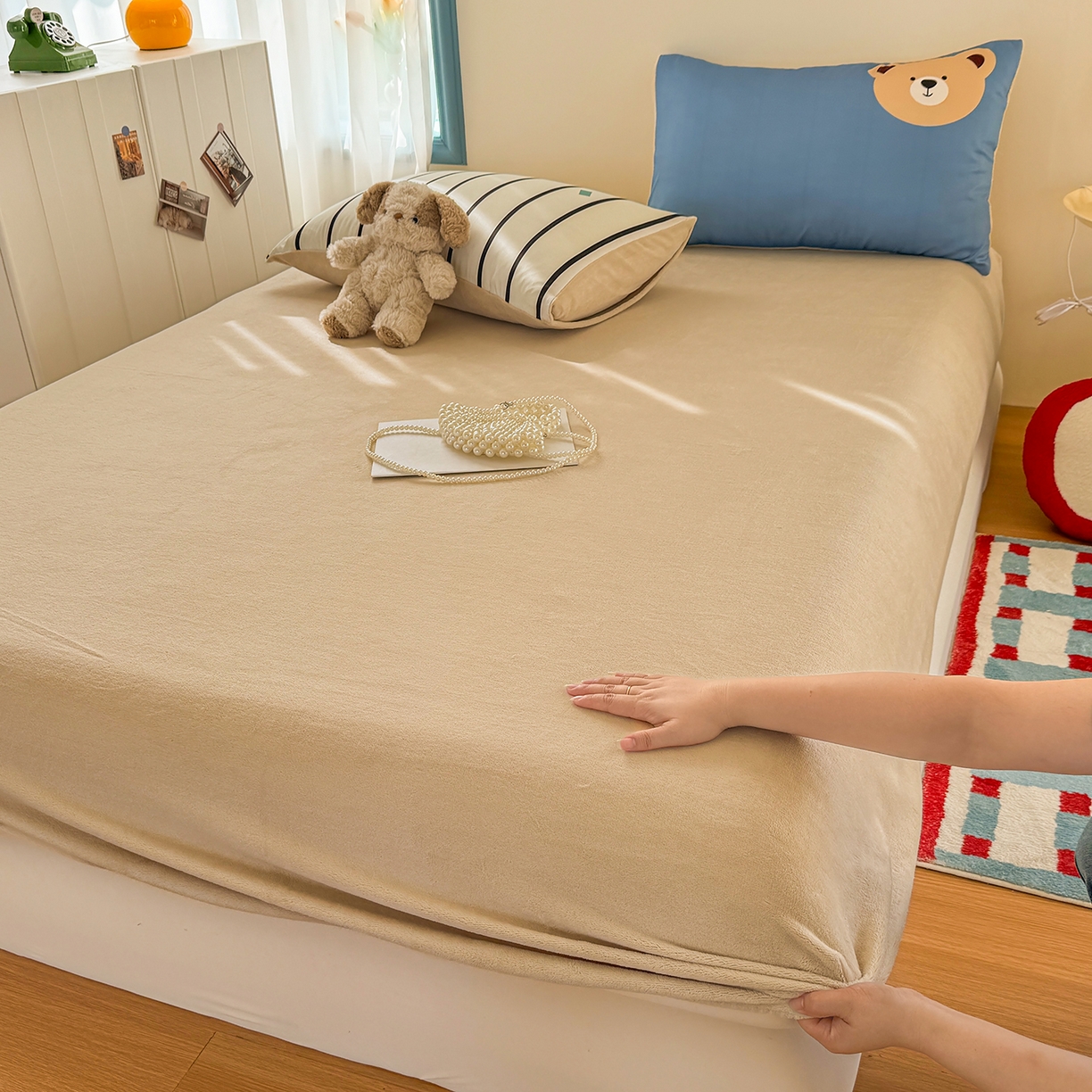 91家纺网 家纺一手货源 找家纺 十一家居 2025新款A类原创设计大版印花恒温保暖牛奶绒床笠套件 安睡小熊