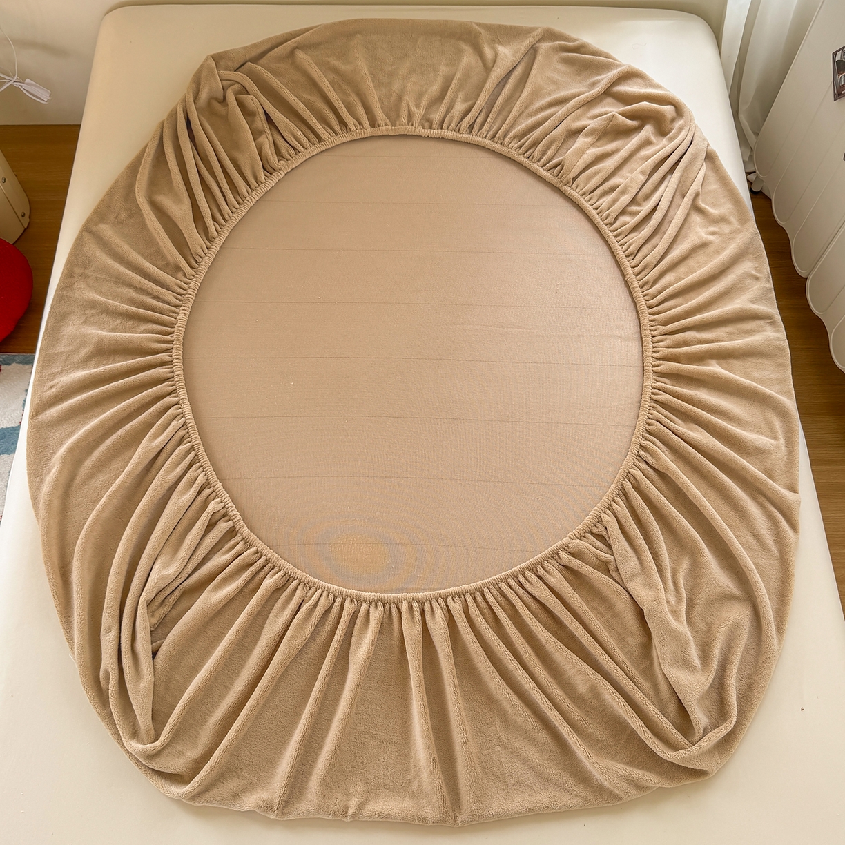 91家纺网 家纺一手货源 找家纺 十一家居 2025新款A类原创设计大版印花恒温保暖牛奶绒床笠套件 暖冬狗狗