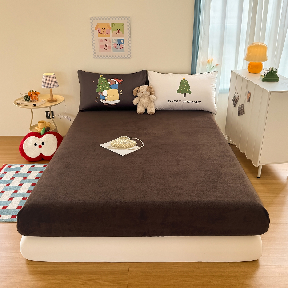 91家纺网 家纺一手货源 找家纺 十一家居 2025新款A类原创设计大版印花恒温保暖牛奶绒床笠套件 圣诞小熊