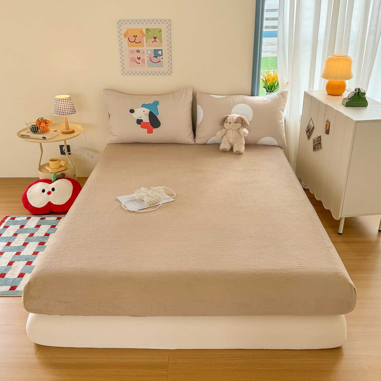 91家纺网 家纺一手货源 找家纺 十一家居 2025新款A类原创设计大版印花恒温保暖牛奶绒床笠套件 暖冬狗狗